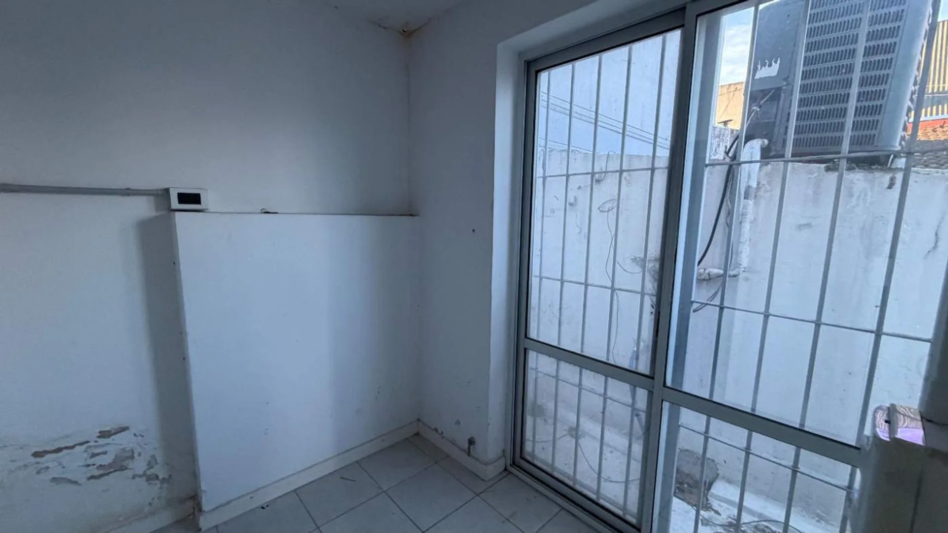 ALQUILER Local Comercial 150 metros Guemes foto 5