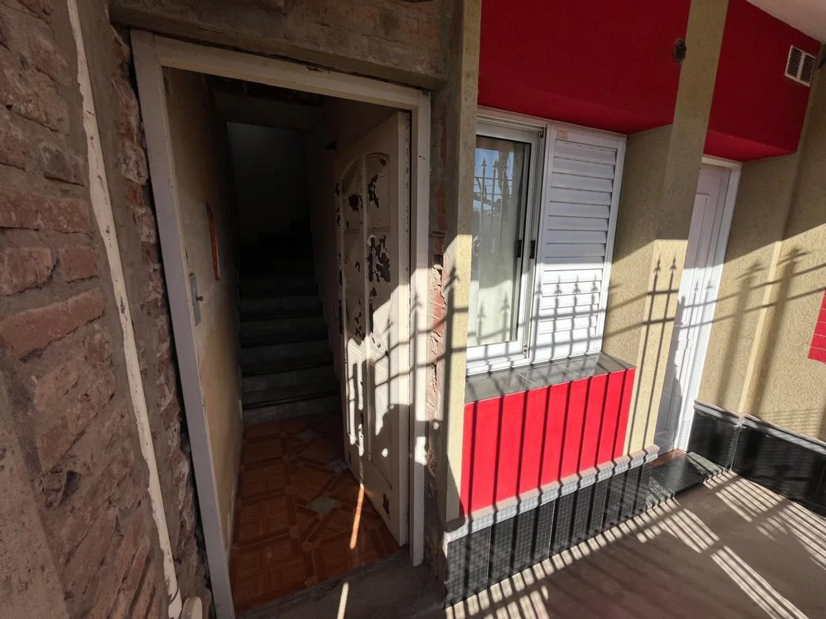 Venta casa con dos viviendas independientes foto 4