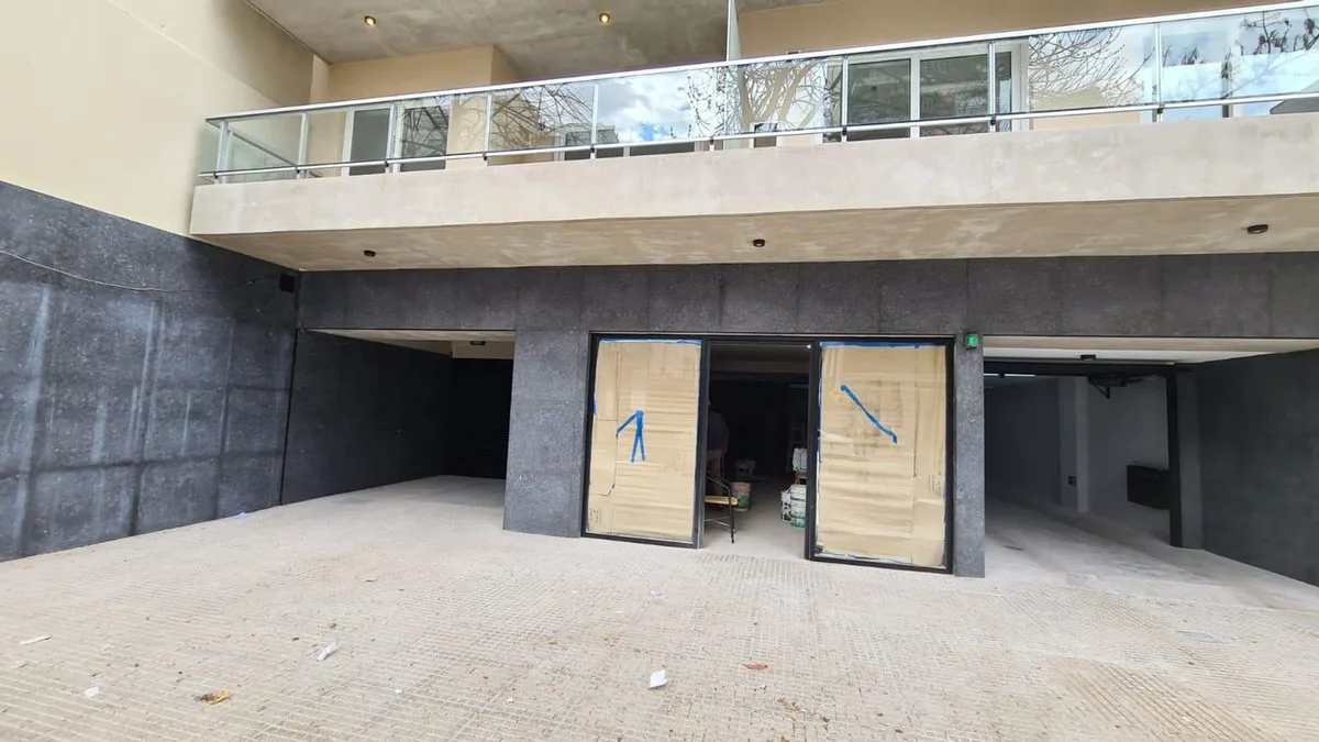 VENTA LOCAL COMERCIAL  A ESTRENAR FACILIDADES foto 4