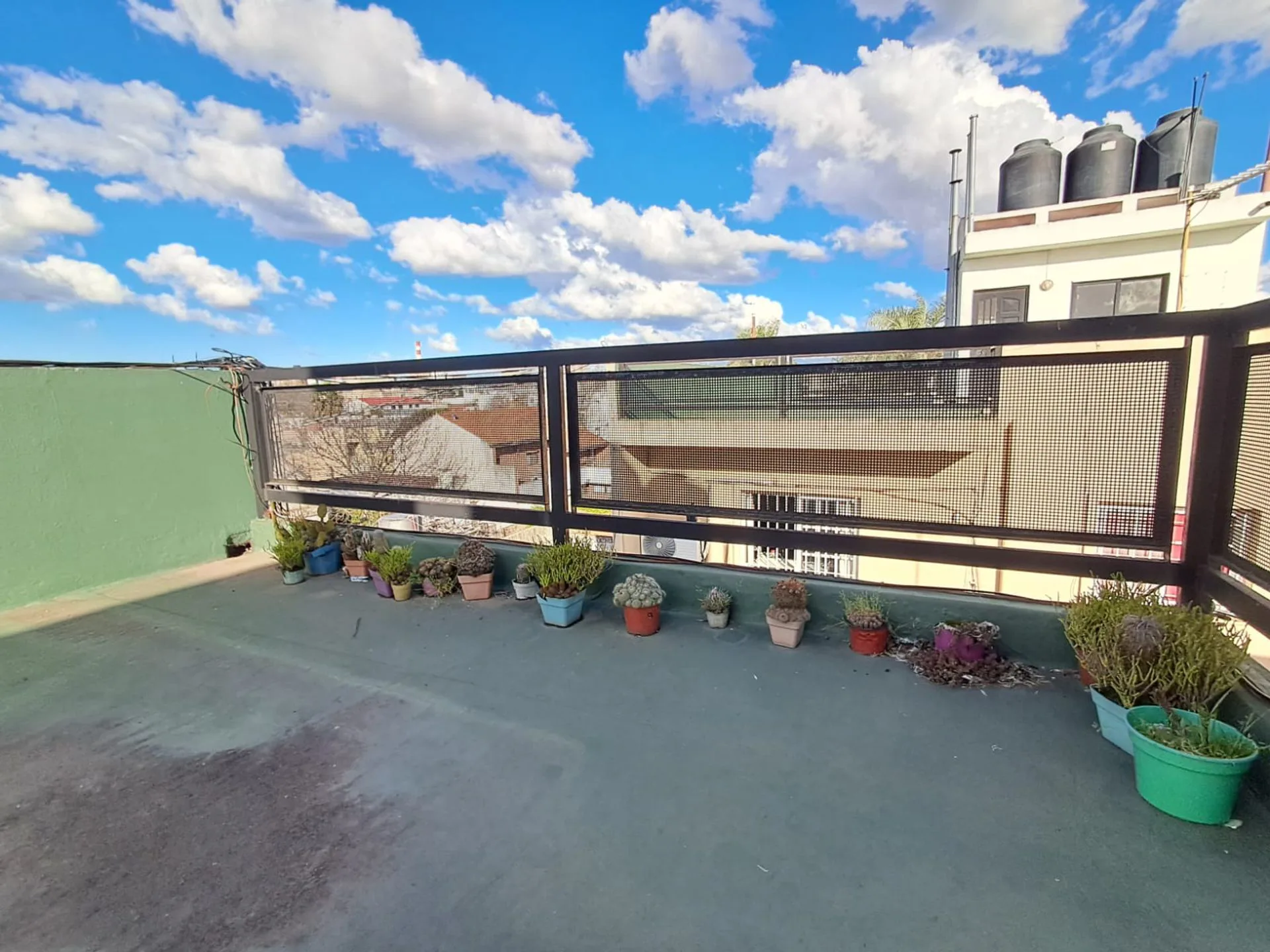 VENTA DEPARTAMENTO TRES AMBIENTES TERRAZA COCHERA foto 3