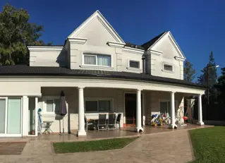 Hermoso chalet en Parque Leloir (Udaondo) foto 2