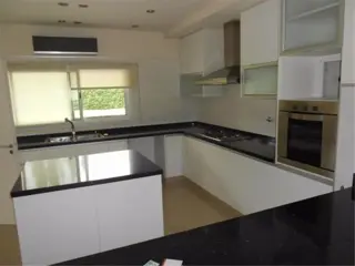 Hermoso chalet en Parque Leloir (Udaondo) foto 5