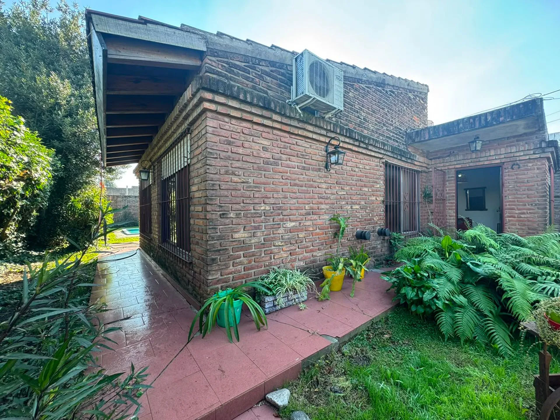 VENTA CASA EN HURLINGHAM CON PILETA foto 5