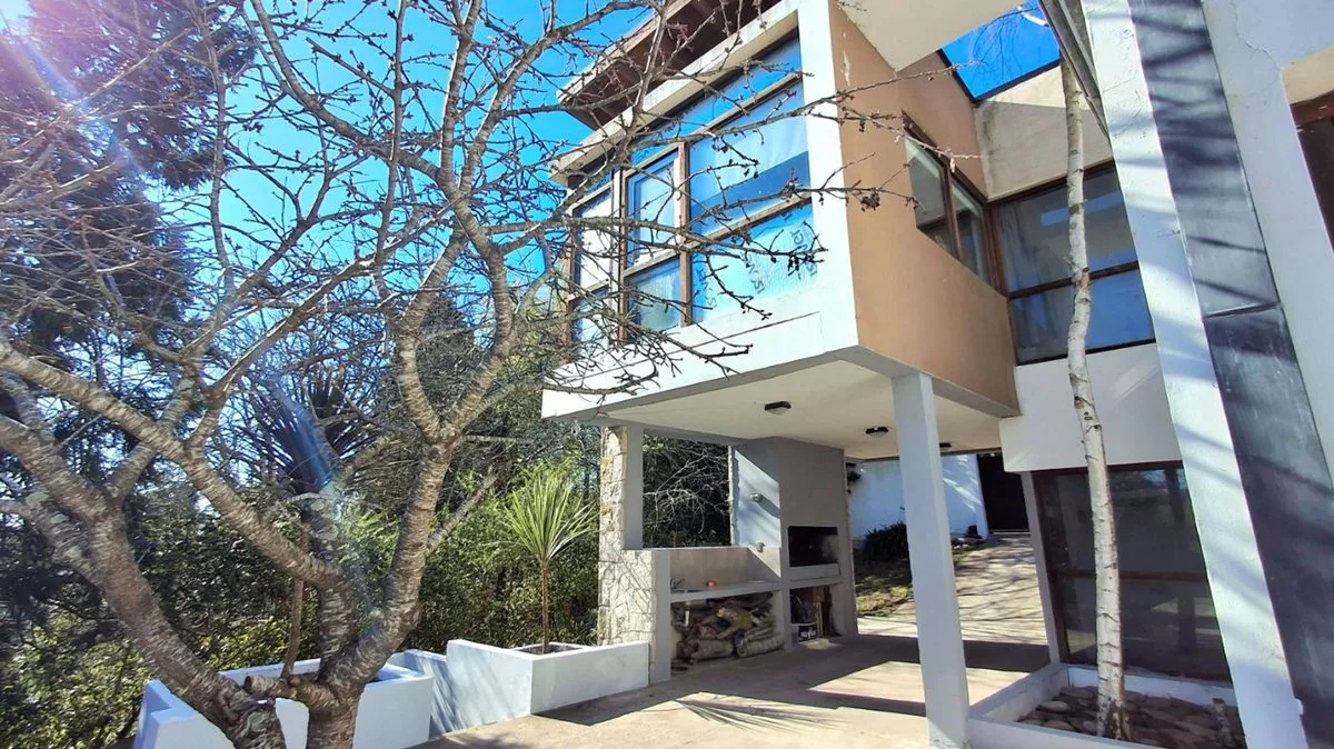 VENTA CASA CON PILETA SIERRA DE LOS PADRES foto 3