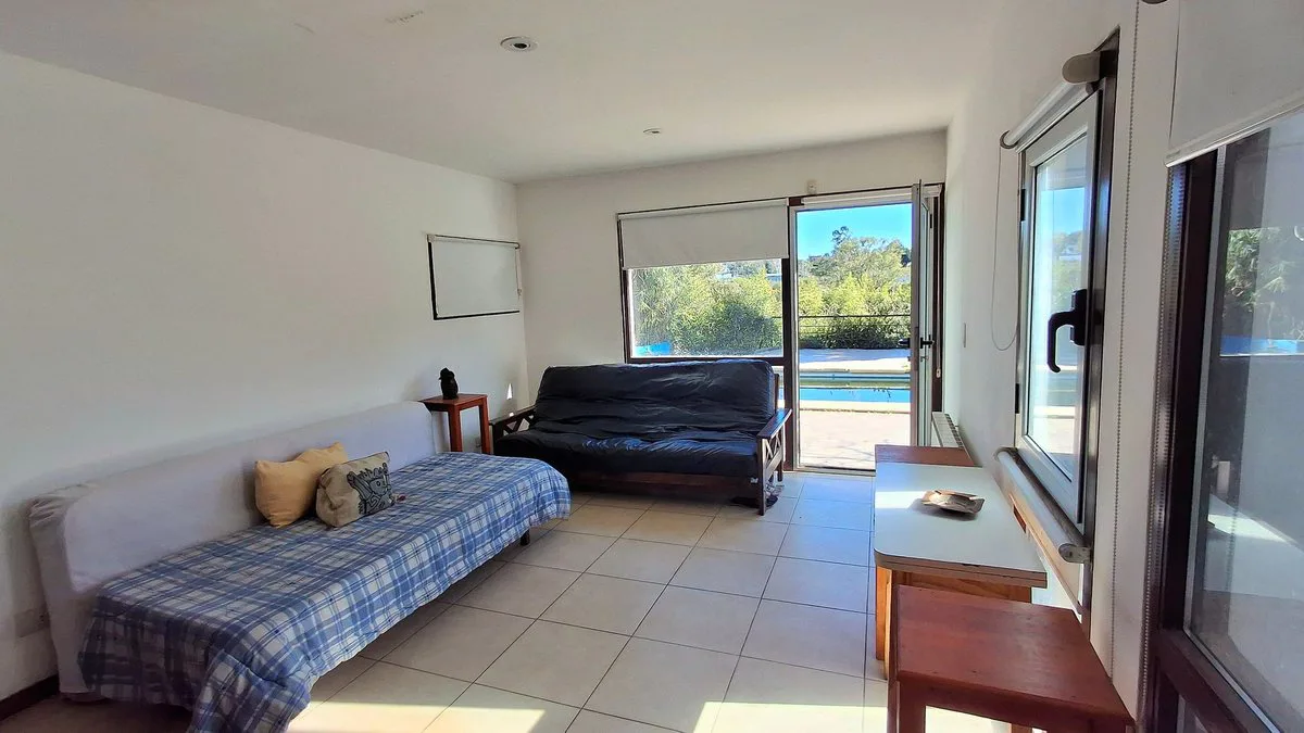 VENTA CASA CON PILETA SIERRA DE LOS PADRES foto 5