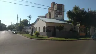 CASA EN ESQUINA EN PLENO BARRIO DE VILLA SARITA, UNO DE LOSBARRIOSMÁSPINTORESCOS DE LA CIUDAD DE POSADAS.- foto 4