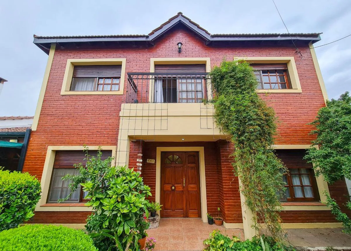 Casa en venta en Luján  5 ambientes APTA CREDITO foto 3