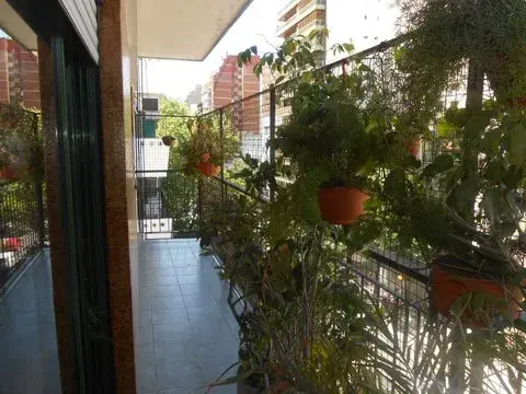 Excelente 4 ambientes MUY LUMINOSO!!
