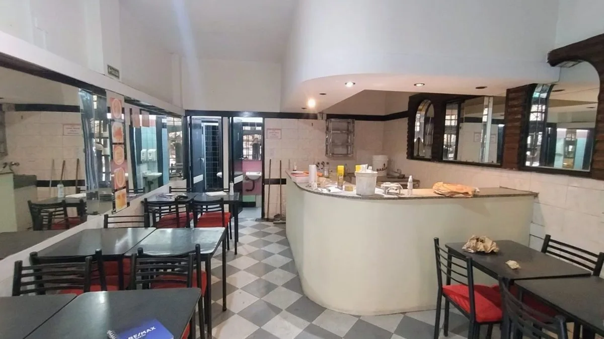 VENTA LOCAL COMERCIAL CON DEPÓSITO EN MONSERRAT foto 2