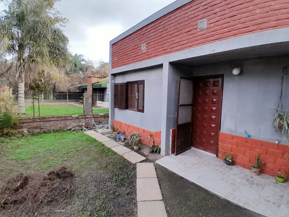 VENTA CASA QUINTA 2 DORM PILETA ALTOS DEL SAUCE foto 2