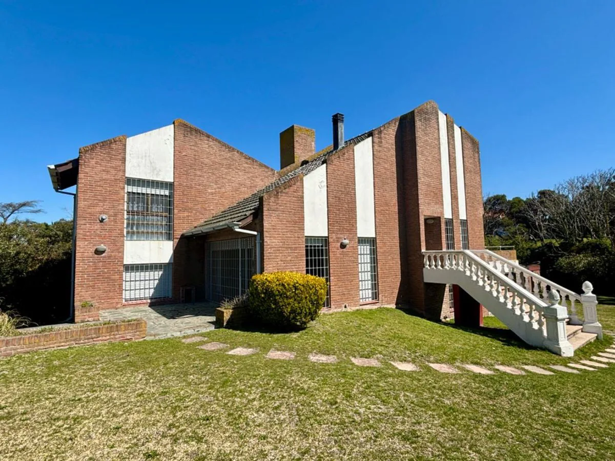 Venta casa y lote contiguo Pinamar cerca del mar foto 2