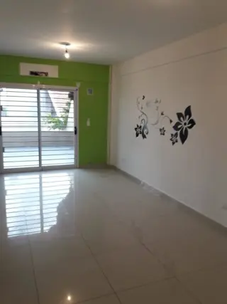 Dto Casi a Estrenar con cochera. foto 1