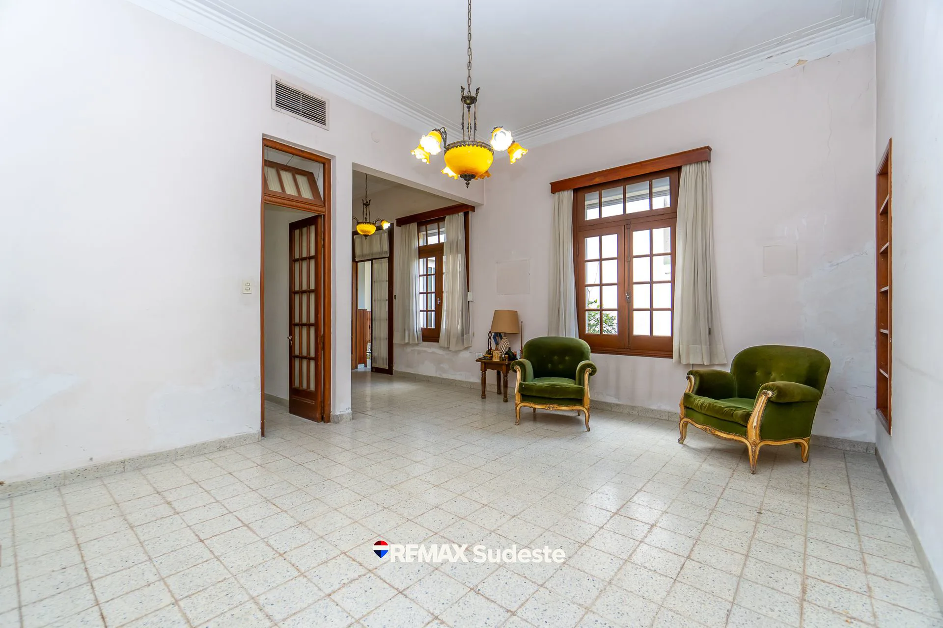 VENTA CASA MACROCENTRO AMPLIO PATIO VERDE foto 3