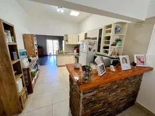 Apto Credito Casa Moderna en Venta en Temperley - Lista Para Mudarse, con Cochera y Pileta, Gba Sur - Zonaprop foto 2