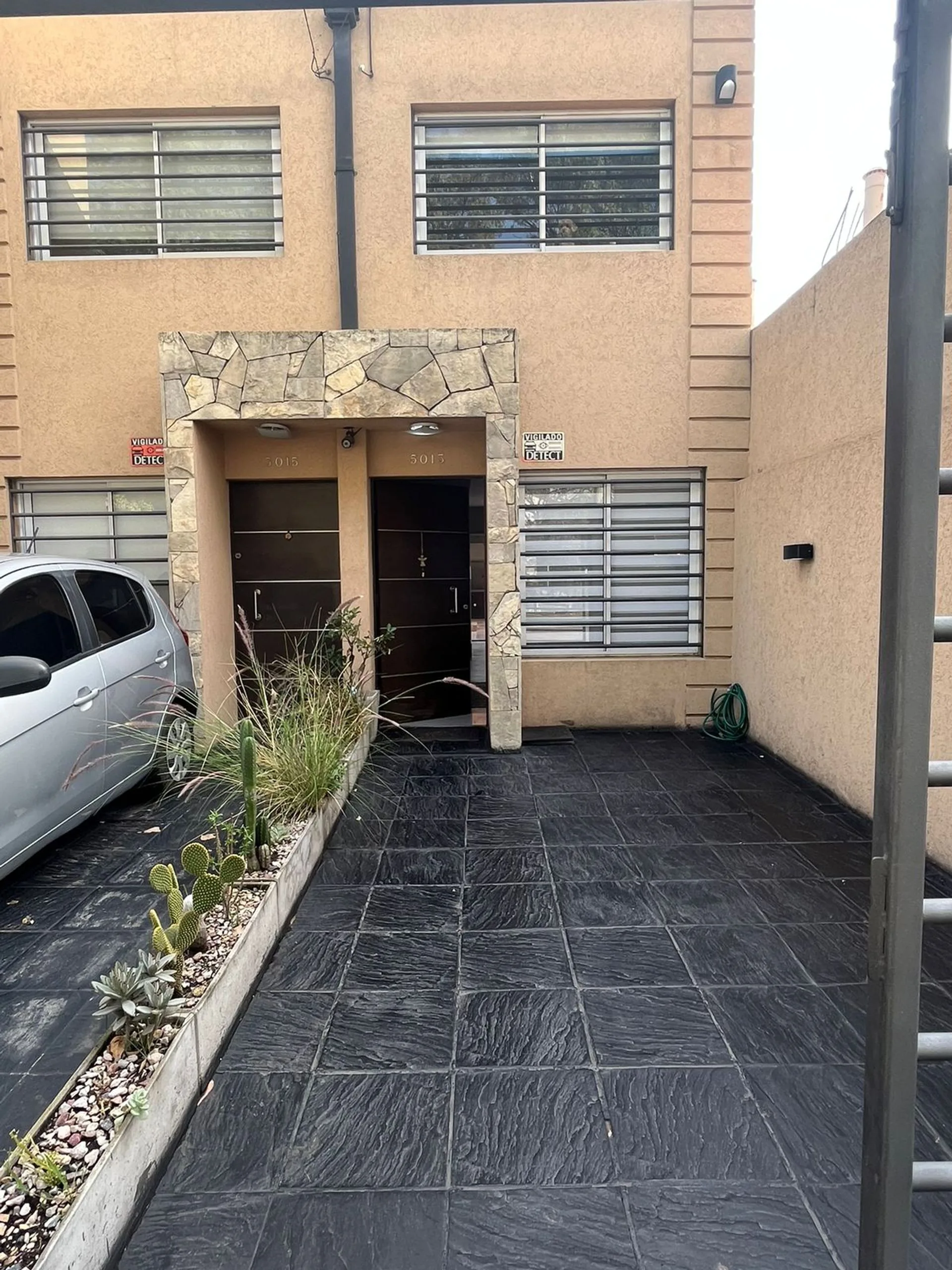 VENTA DUPLEX 3 AMBIENTES PATIO PARRILLA foto 2