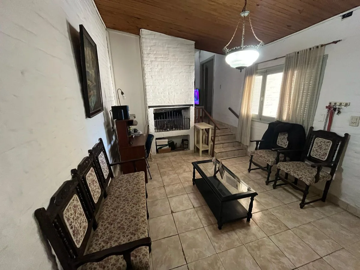 VENTA CASA 4 DORMITORIOS, AV AZOPARDO 14 Apta cred foto 5