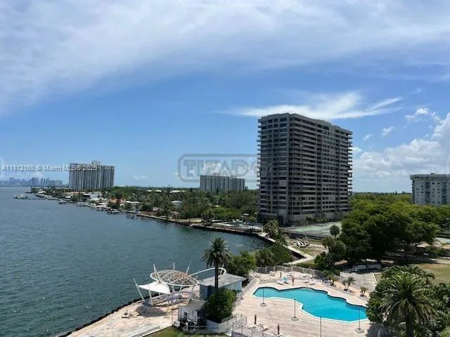 11111 Biscayne Blvd Unit #8C 11100 foto 4