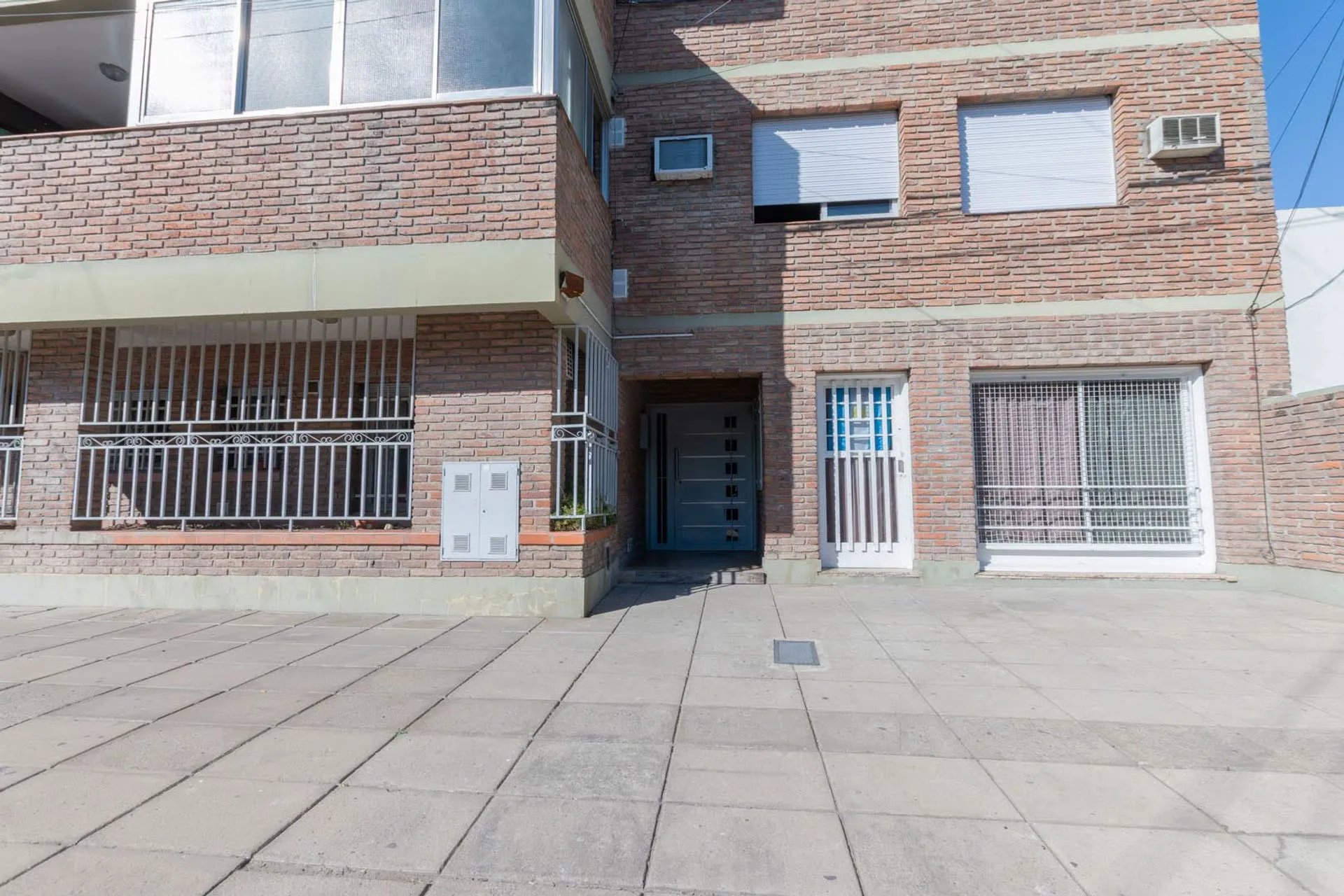 Venta Dpto 3 dorm 2do piso por escalera foto 2