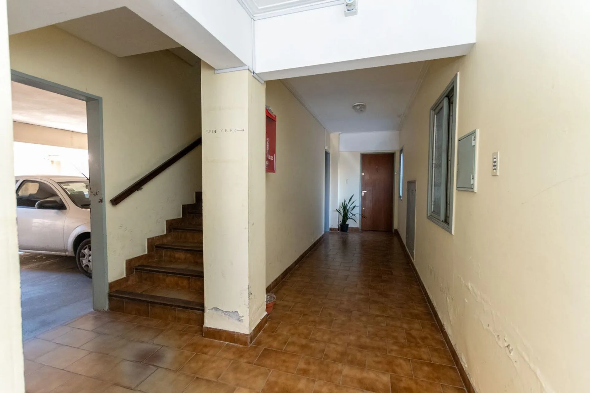 Venta Dpto 3 dorm 2do piso por escalera foto 4
