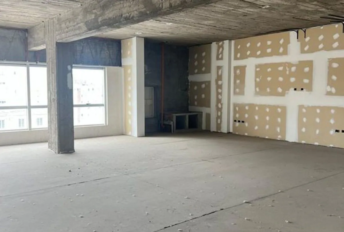 ALQUILER PISO de 700m2   ZONA CENTRO foto 5