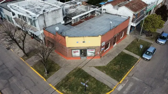 VENTA DE CASA CON LOCAL COMERCIAL