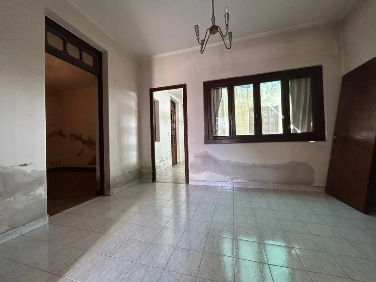 VENTA CASA MICROCENTRO 5 AMBIENTES A RAFACCIONAR foto 2