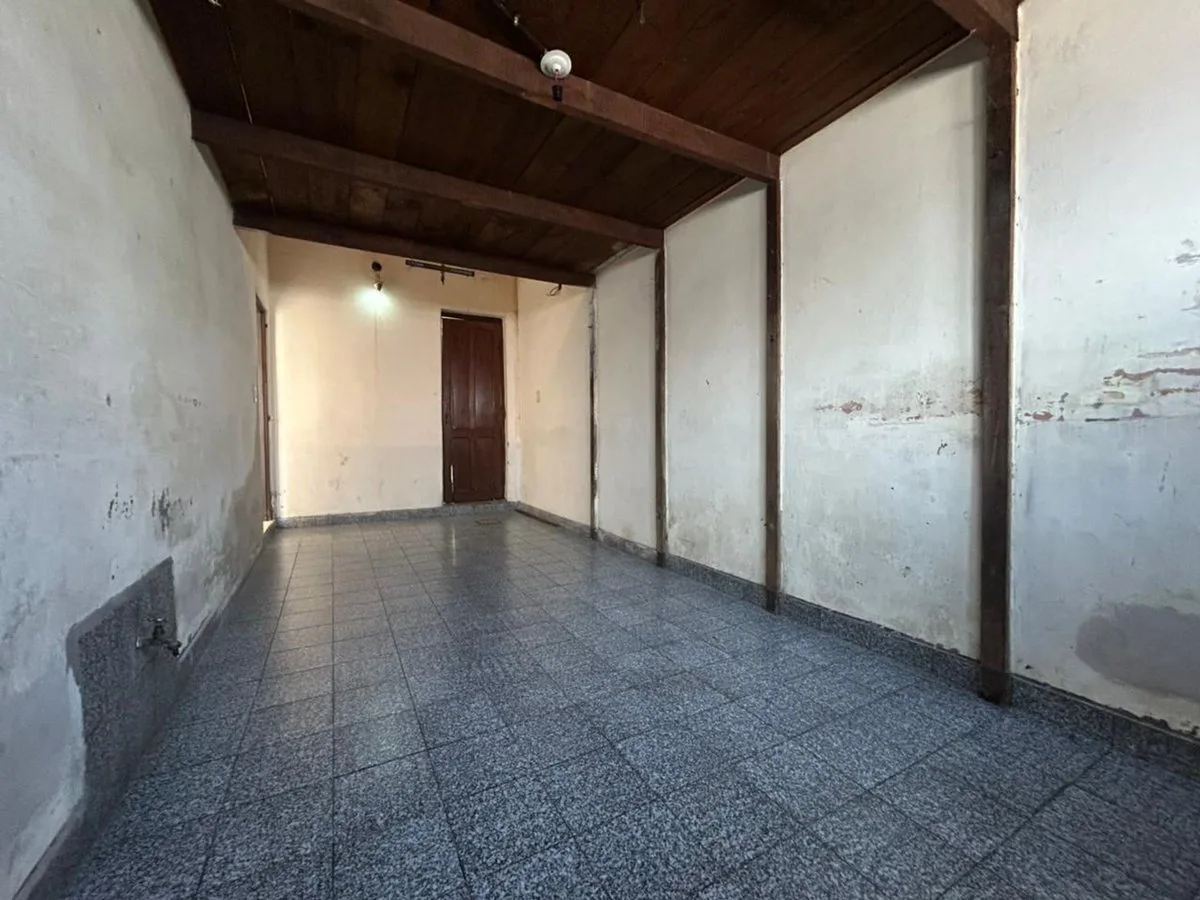 VENTA CASA MICROCENTRO 5 AMBIENTES A RAFACCIONAR foto 3