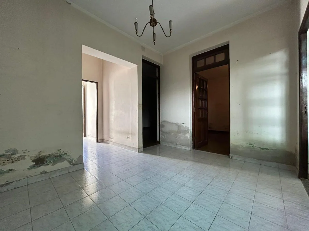 VENTA CASA MICROCENTRO 5 AMBIENTES A RAFACCIONAR foto 5