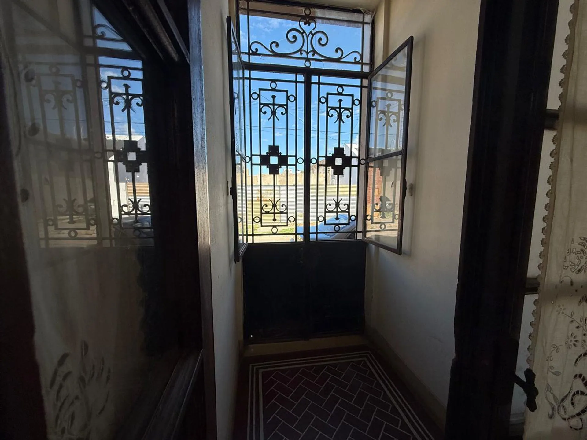 VENTA BELLA VISTA CASA ANTIGUA A REFACCIONAR foto 4