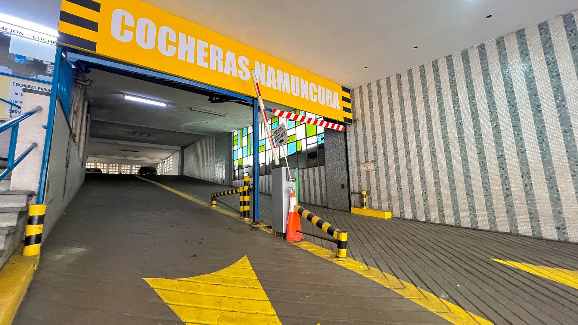 Venta cochera cubierta zona Centro