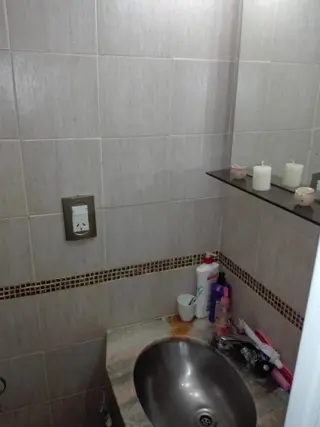 AMPLIO DPTO DE 3 AMB. AL FRENTE CON PATIO Y DOS BAÑOS foto 1