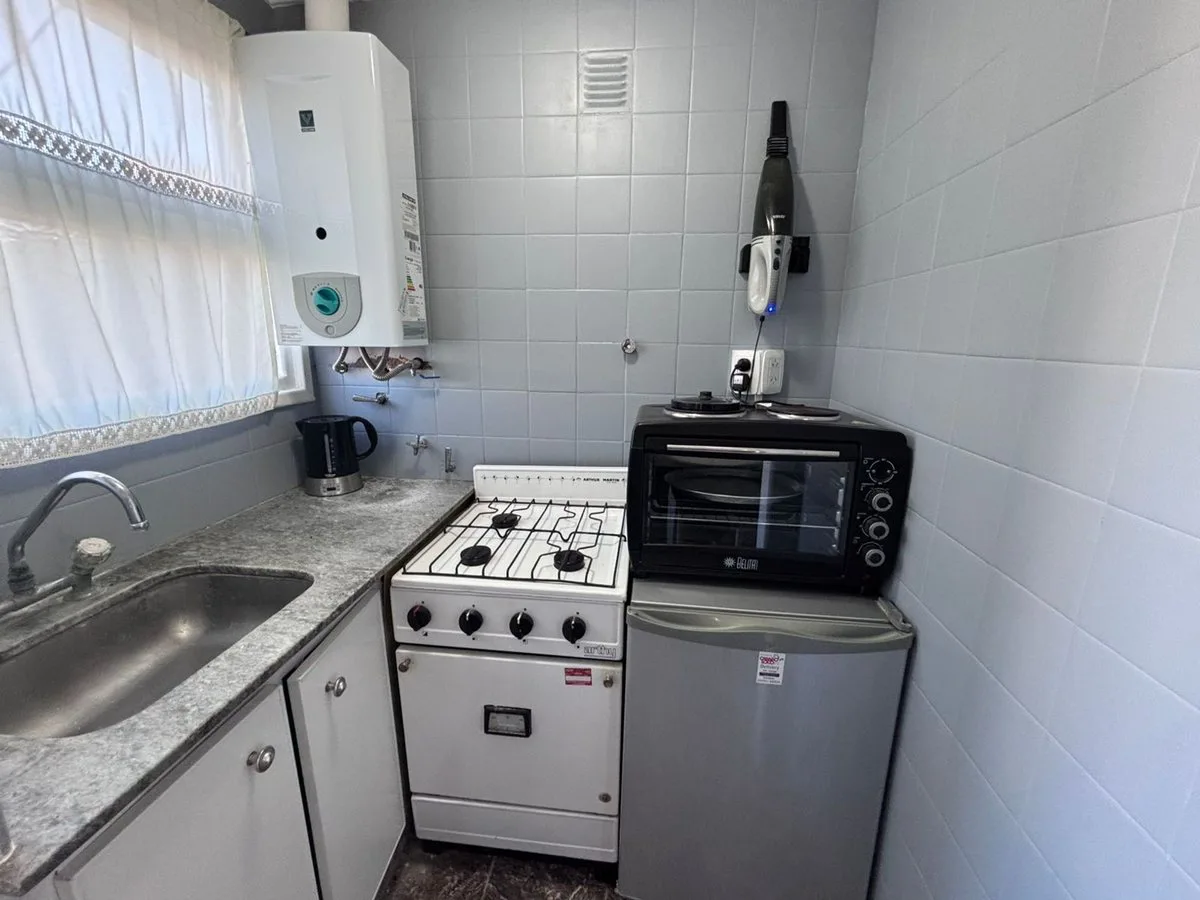 VENTA DEPARTAMENTO 2 AMBIENTES CON DEP. MIRAMAR foto 2