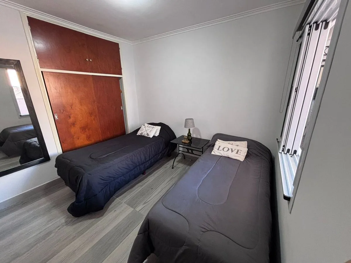 VENTA DEPARTAMENTO 2 AMBIENTES CON DEP. MIRAMAR foto 3