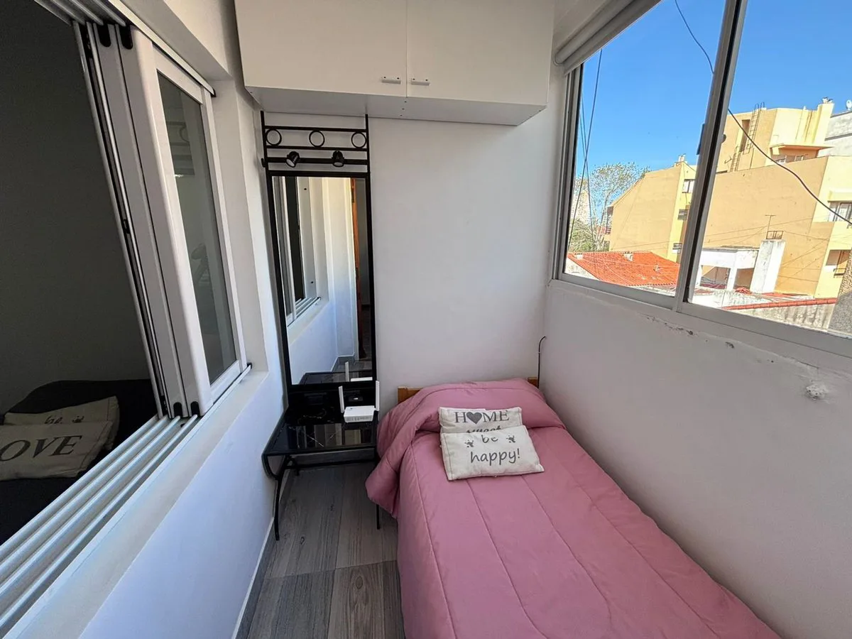 VENTA DEPARTAMENTO 2 AMBIENTES CON DEP. MIRAMAR foto 5