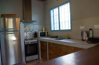 CASA EN VENTA 2 DORM PILETA VIÑEDO PERDRIEL LUJAN foto 4