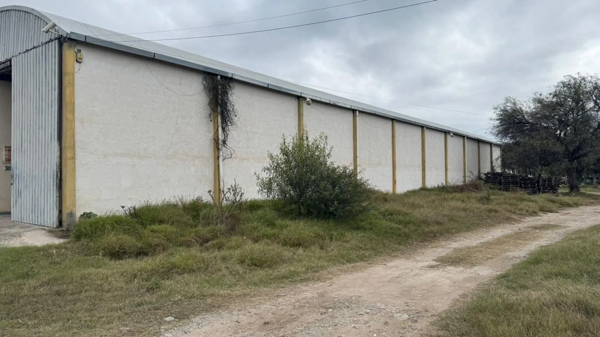 SE ALQUILA GALPON 600m2  Industrial El Pantanillo foto 5