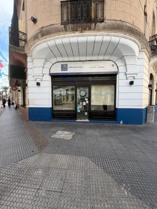 SALON COMERCIAL SAN MARTIN Y CORRIENTES - SANTA FE foto 1