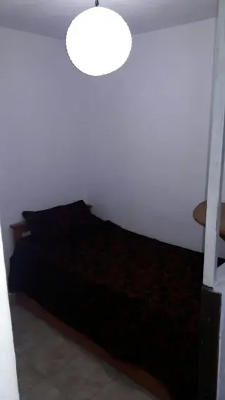 DEPTO PARA 4 PERSONAS CON COCHERA-ASADOR-AIRE ACOND. A 10 CUADRAS DEL CENTRO Y 8 CUADRAS DEL RIO foto 1