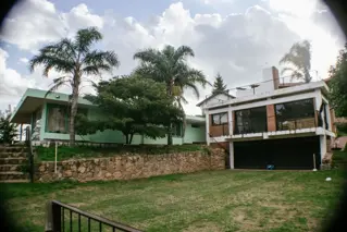 Importante propiedad en Villa del Lago!! foto 4