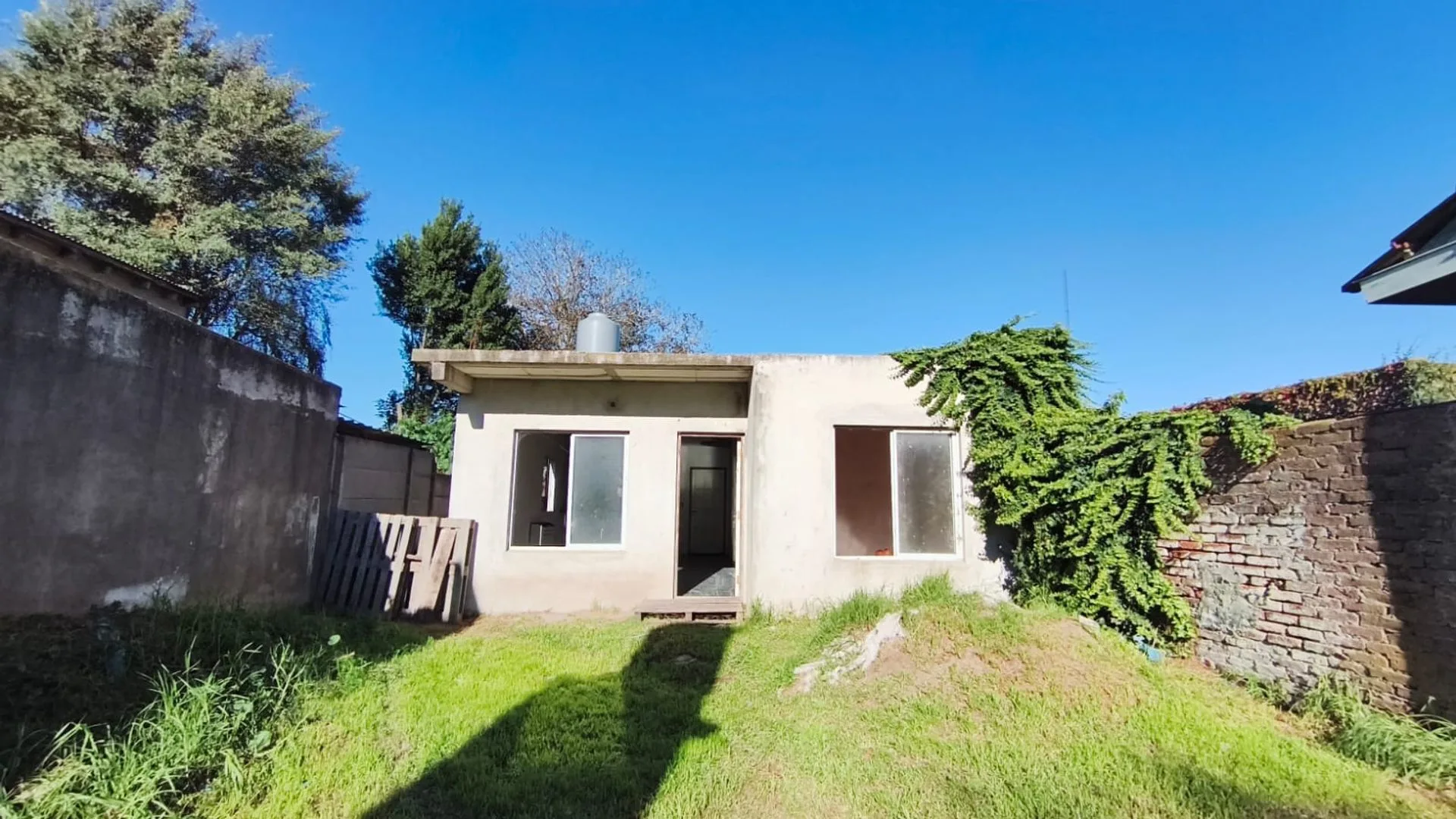 VENTA DOS CASAS CON PARQUE EN LOS PINARES foto 4