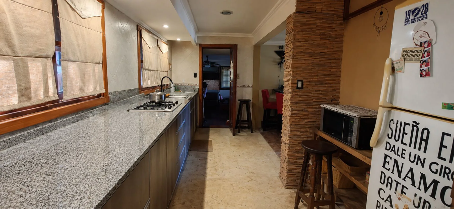 Casa 7 amb. Venta Bosque Peralta Ramos con jardín foto 5