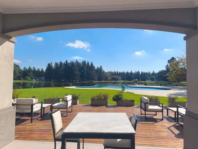 LOTE EN VENTA FRENTE A LA LAGUNA MIRALAGOS RUTA 2
