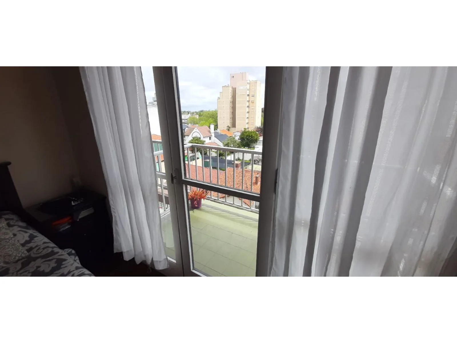 2-Bedroom Apartment with Balcony in Miramar, Alborada II Building – photo 12 of 21