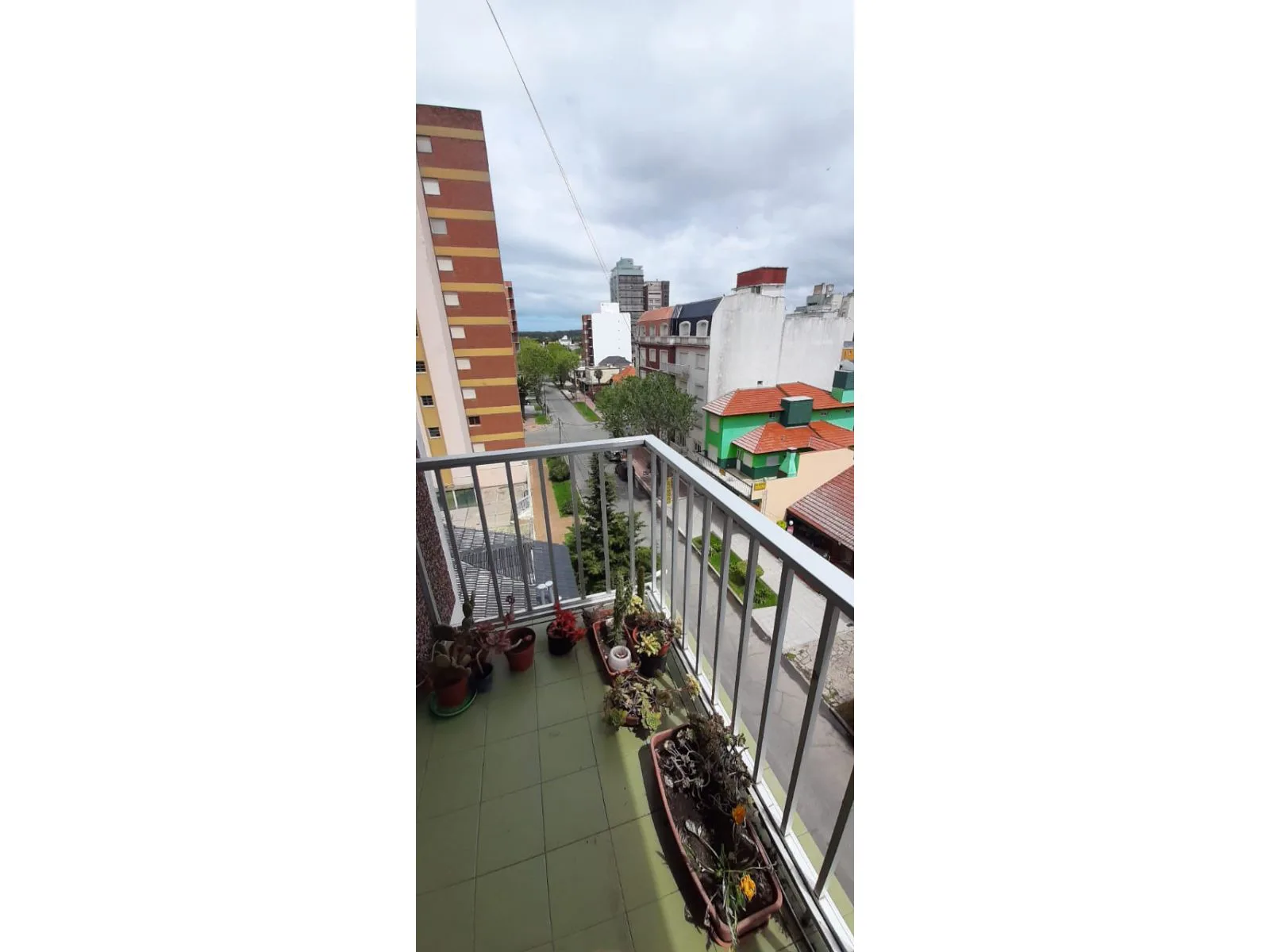 2-Bedroom Apartment with Balcony in Miramar, Alborada II Building – photo 19 of 21