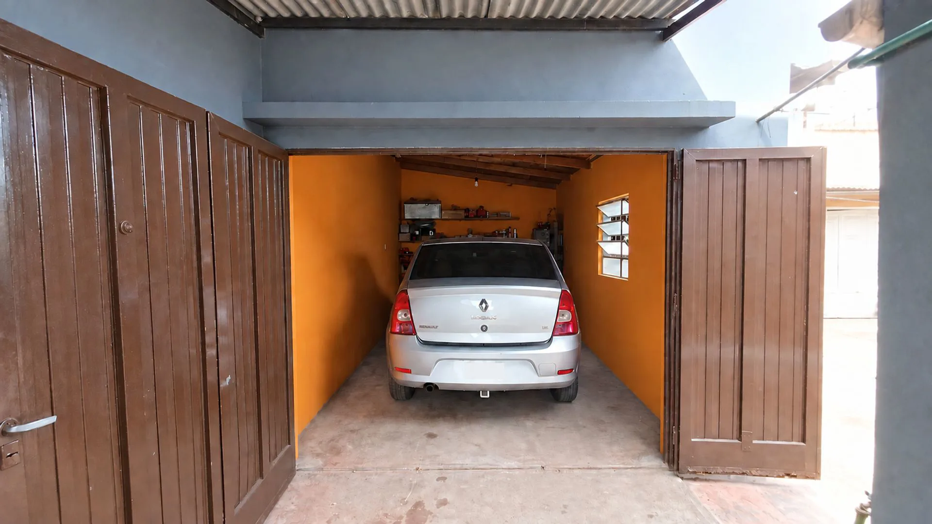 VENTA CASA LLAVALLOL 4 AMBIENTES COCHERA PATIO foto 5