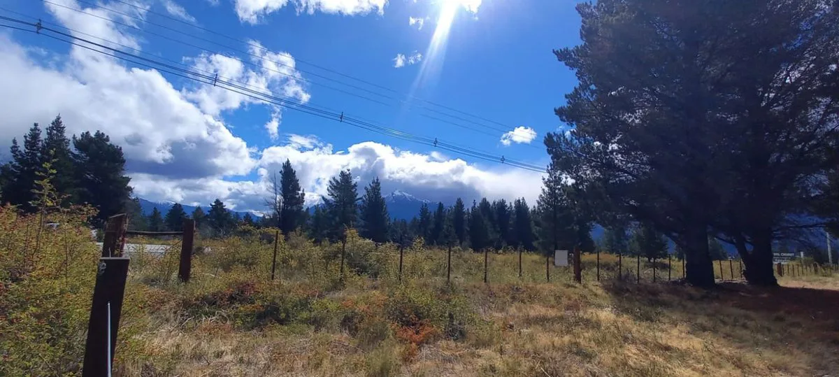 Terreno de 9.894 m² en Epuyén con acceso directo foto 5