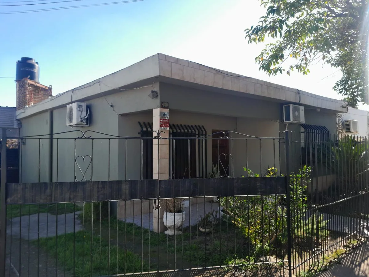 VENTA CASA 4 AMB JOSÉ C PAZ GARAGE+JARDIN FINANCIA foto 2