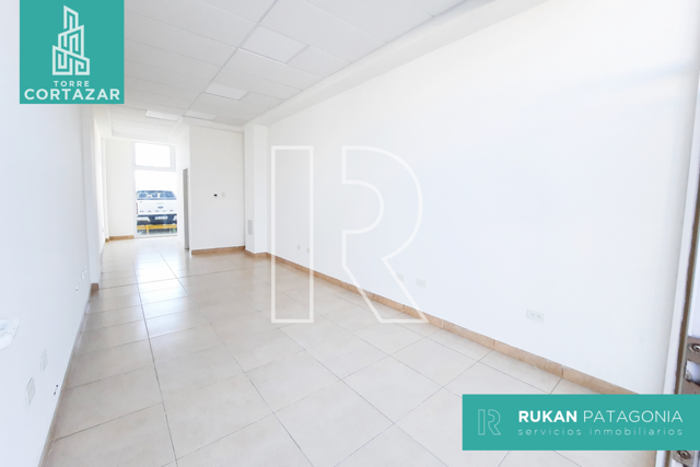 #Alquiler_RUKAN Local Comercial | TORRE CORTAZAR | Local 10 | 35m2 | Calle J. M. ESTRADA | Caleta Olivia.-