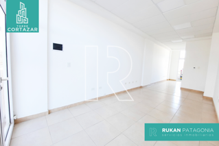 #Alquiler_RUKAN Local Comercial | TORRE CORTAZAR | Local 10 | 35m2 | Calle J. M. ESTRADA | Caleta Olivia.- foto 2