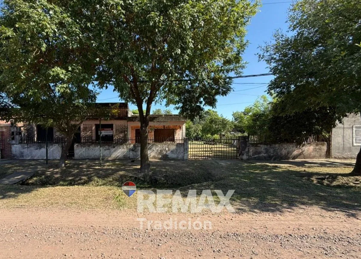 Casa a reciclar a la venta en Villa Libertad.- foto 2